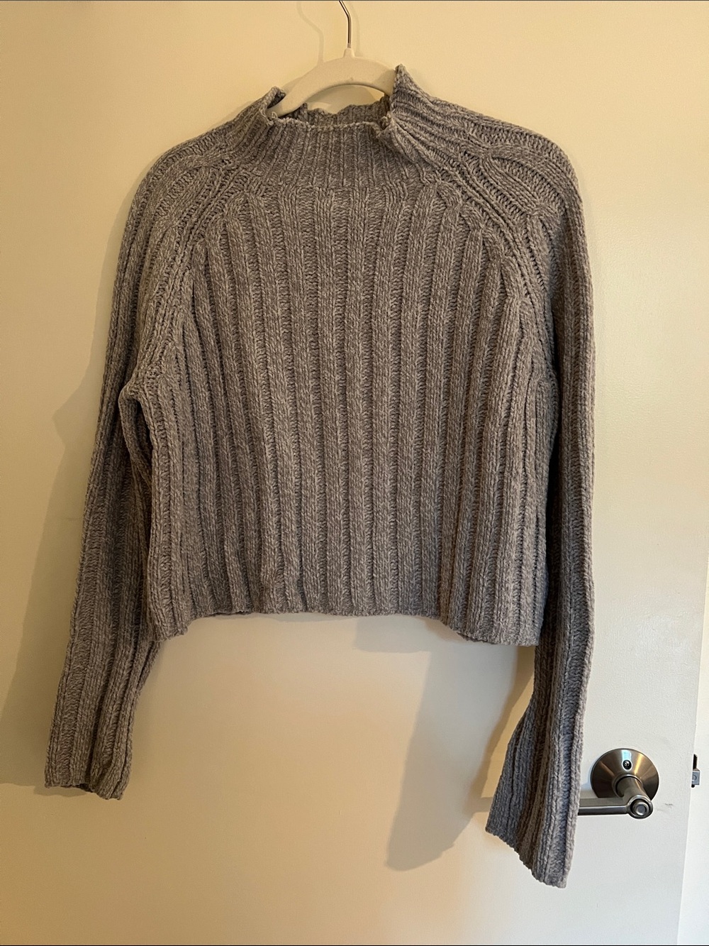 American Eagle Outfitters Ribbed Mock Neck Sweater in Gray